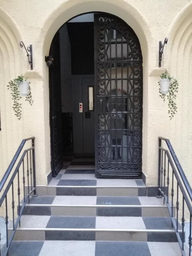 Studio Apartman Kocka Belgrade Luaran gambar