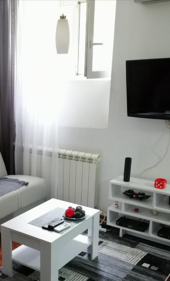 Studio Apartman Kocka Belgrade Luaran gambar