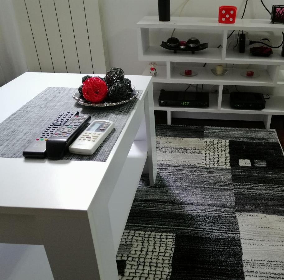 Studio Apartman Kocka Belgrade Luaran gambar