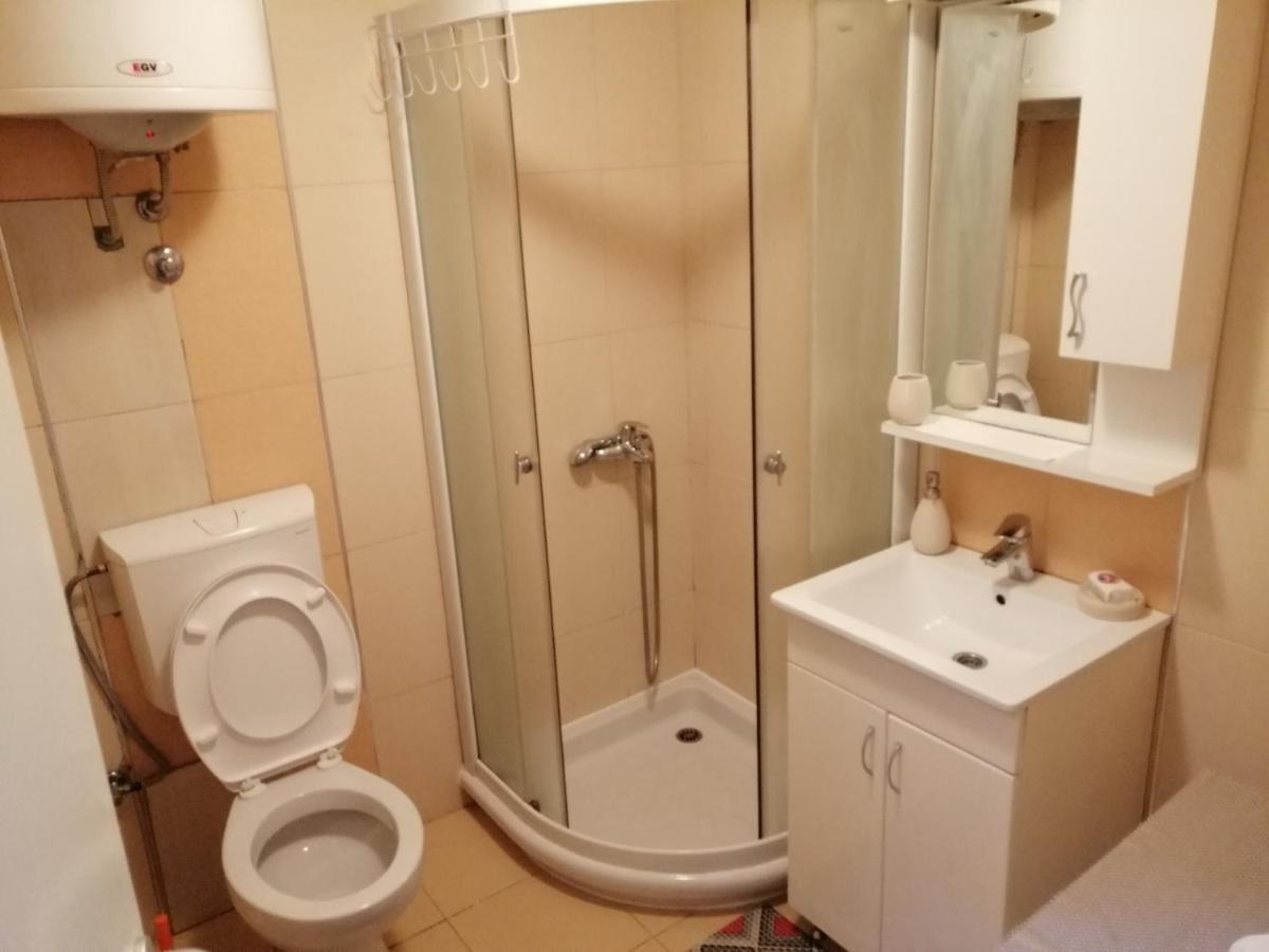 Studio Apartman Kocka Belgrade Luaran gambar