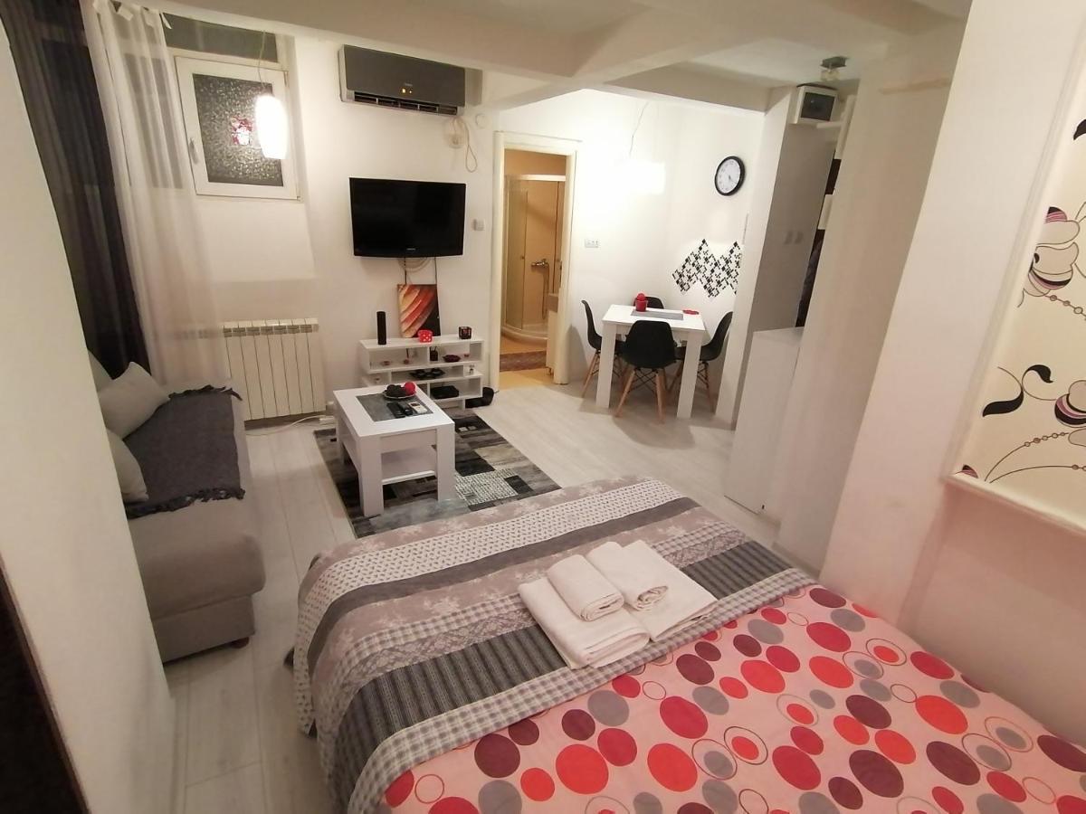 Studio Apartman Kocka Belgrade Luaran gambar